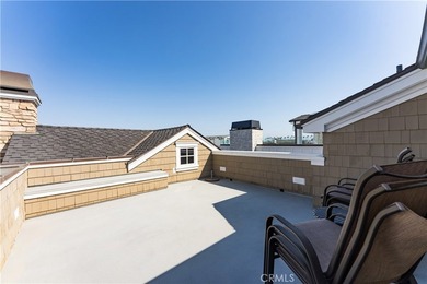 Just a few steps away from the South Bayfront, 115 Topaz is the - photo 42