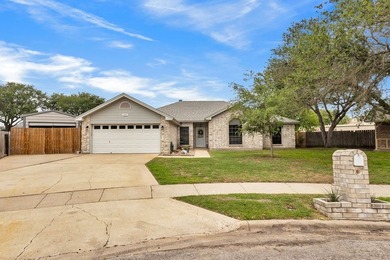 Welcome to 2409 Twin Oak Drive, a beautifully maintained home - photo 1