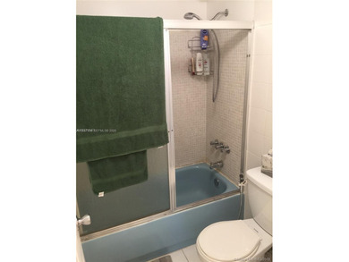 Nice apartment 2/2 at East of US1, Carlton Bay Condominium