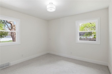 MOVE IN READY 3-bedroom, 1.5-bath ranch with a 1-car garage and - photo 15