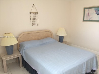 Nice apartment 2/2 at East of US1, Carlton Bay Condominium