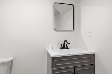 MOVE IN READY 3-bedroom, 1.5-bath ranch with a 1-car garage and - photo 19
