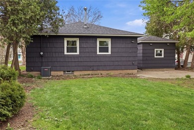 MOVE IN READY 3-bedroom, 1.5-bath ranch with a 1-car garage and - photo 24