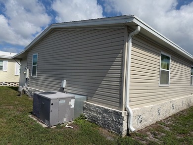 This home is a beautiful 2 bedroom 2 bathroom home with an open - photo 6