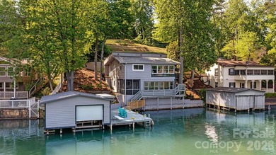 Fully Furnished, turnkey, impeccably maintained waterfront - photo 2