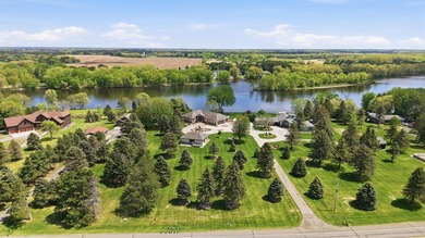 Luxury Mississippi Riverfront Home - Offered for the First Time - photo 2