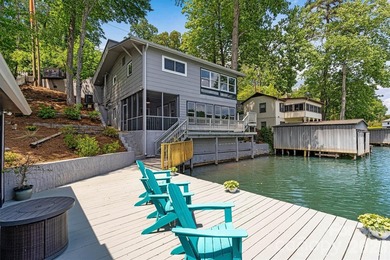 Fully Furnished, turnkey, impeccably maintained waterfront - photo 3