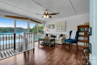 Fully Furnished, turnkey, impeccably maintained waterfront - photo 5
