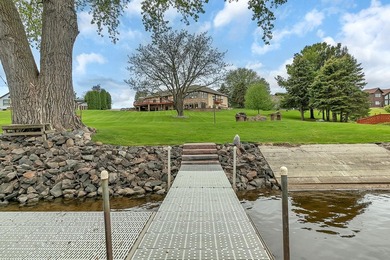 Luxury Mississippi Riverfront Home - Offered for the First Time - photo 10