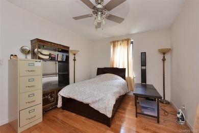 Large and bright 1-bedroom co-op located in the highly desirable - photo 5