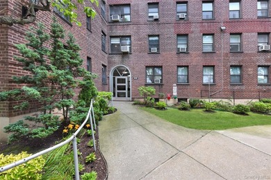 Large and bright 1-bedroom co-op located in the highly desirable - photo 8