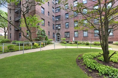 Large and bright 1-bedroom co-op located in the highly desirable - photo 9