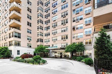 Nestled in Manhattan's Gold Coast, this renovated studio in the - photo 7