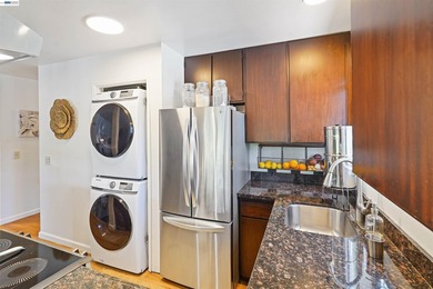 Welcome to this beautifully updated 2-bedroom, 1.5-bath - photo 11