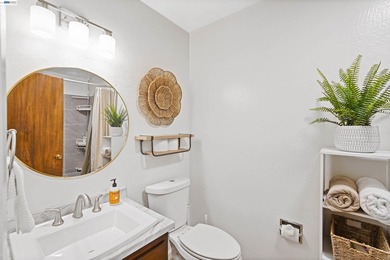 Welcome to this beautifully updated 2-bedroom, 1.5-bath - photo 12