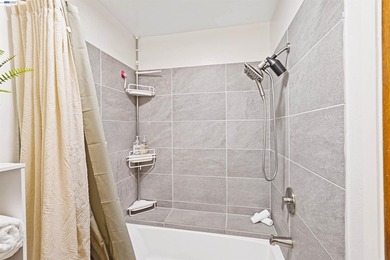 Welcome to this beautifully updated 2-bedroom, 1.5-bath - photo 14