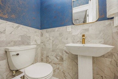Located in one of Bayside's most desirable residential areas - photo 14