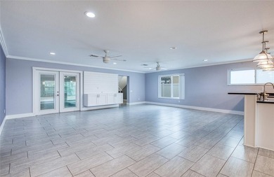 Extraordinary completely renovated residence on brick streets of - photo 5