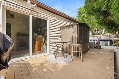 Welcome to 23 Dewey Place in Lindenhurst! This charming - photo 15