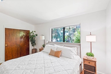 Welcome to this beautifully updated 2-bedroom, 1.5-bath - photo 20