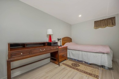 Located in one of Bayside's most desirable residential areas - photo 21