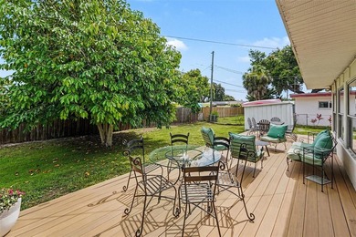 LOCATION, LOCATION, LOCATION! Welcome to this beautifully - photo 22