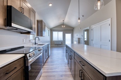 Experience the ease of condominium living in the Bitterroot - photo 9