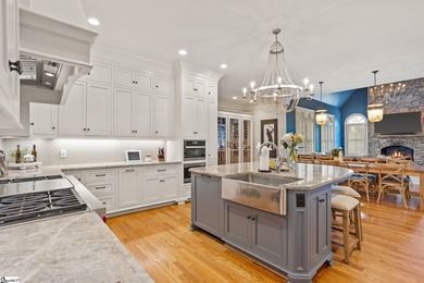 You've found it! Ideal in-town retreat to gather your family & - photo 16