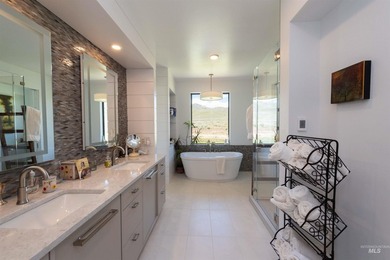 Experience one of the premier luxury horse properties in the - photo 20