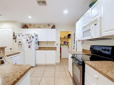 Welcome to this beautifully maintained 3-bedroom, 2-bath home - photo 20