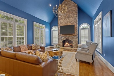 You've found it! Ideal in-town retreat to gather your family & - photo 21