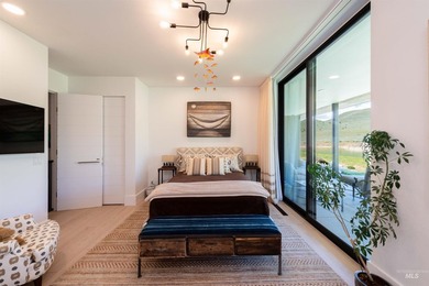Experience one of the premier luxury horse properties in the - photo 26