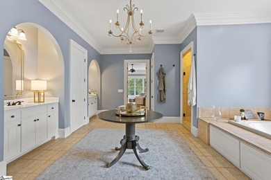 You've found it! Ideal in-town retreat to gather your family & - photo 28