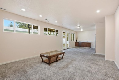 Great Investment or a Dream Home! Daylight Rancher built in 2015