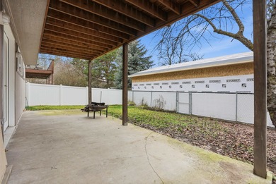 Great Investment or a Dream Home! Daylight Rancher built in 2015