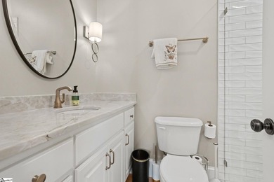 You've found it! Ideal in-town retreat to gather your family & - photo 38