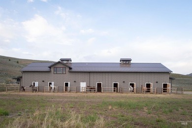 Experience one of the premier luxury horse properties in the - photo 39