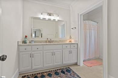You've found it! Ideal in-town retreat to gather your family & - photo 40