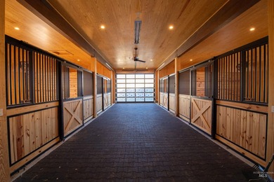 Experience one of the premier luxury horse properties in the - photo 41