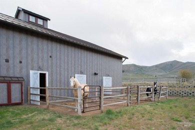 Experience one of the premier luxury horse properties in the - photo 43