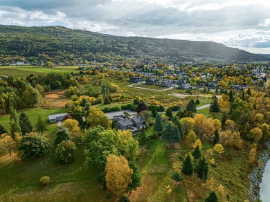 Situee au coeur de Charlevoix, cette propriete d'exception se - photo 6