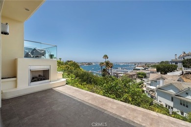 Perched on the coveted Corona del Mar bluff, this exceptional - photo 11
