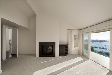 Perched on the coveted Corona del Mar bluff, this exceptional - photo 14