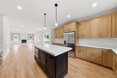 Brand new custom construction Colonial offering quality - photo 15