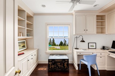 East Bay is a lovely coastal estate, an ideal summer retreat and - photo 25