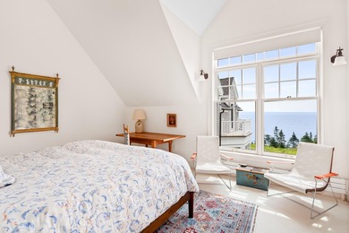 East Bay is a lovely coastal estate, an ideal summer retreat and - photo 32