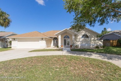 Brand New Roof ! Spanish Wells in sought after SUNTREE .This - photo 2