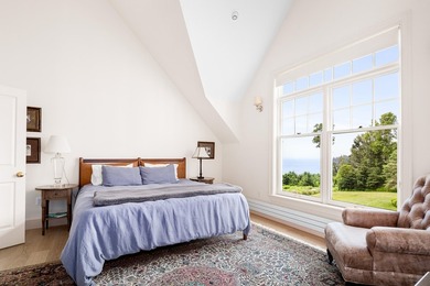 East Bay is a lovely coastal estate, an ideal summer retreat and - photo 34