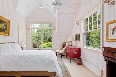 East Bay is a lovely coastal estate, an ideal summer retreat and - photo 37