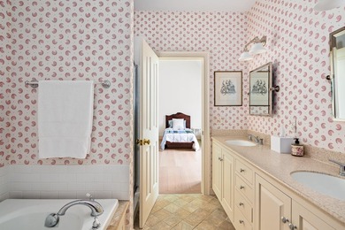 East Bay is a lovely coastal estate, an ideal summer retreat and - photo 40